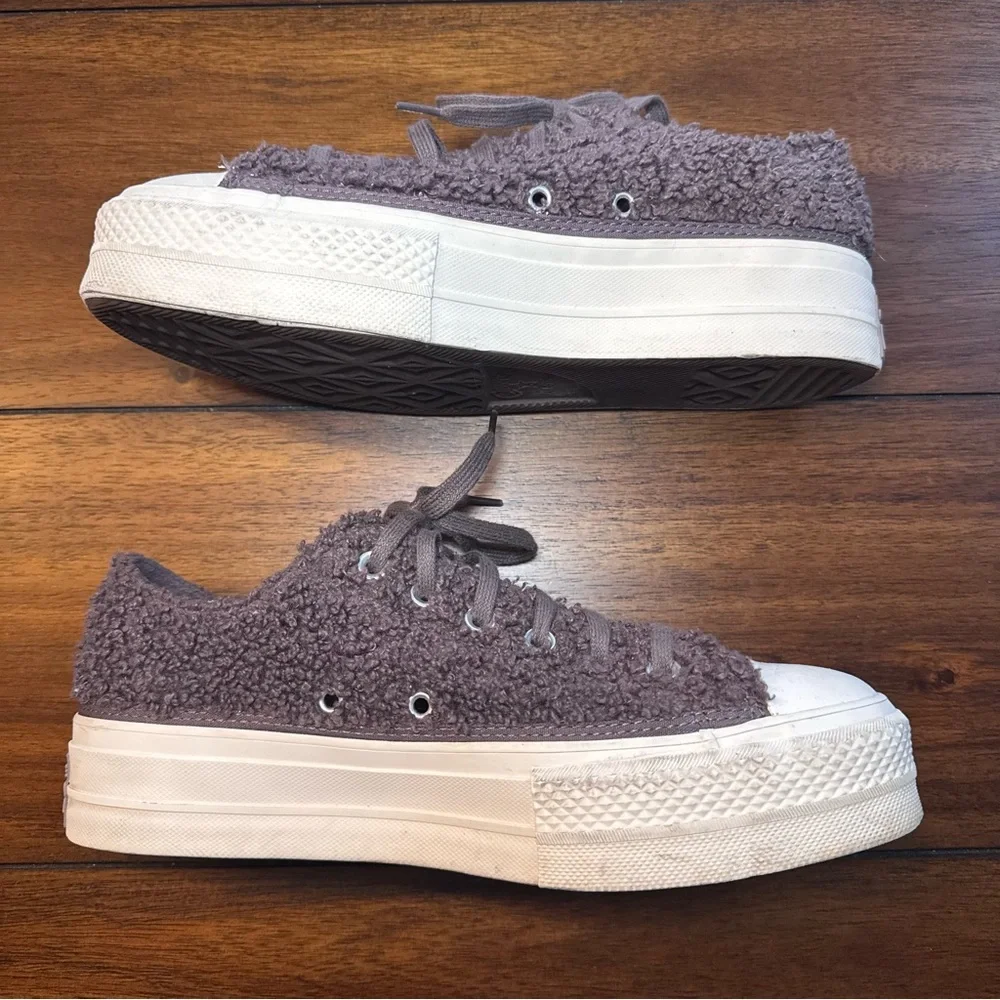 Converse Chuck Taylor All Star Shoes Womens 8.5 Platform Cozy Sherpa Violet Ore‎